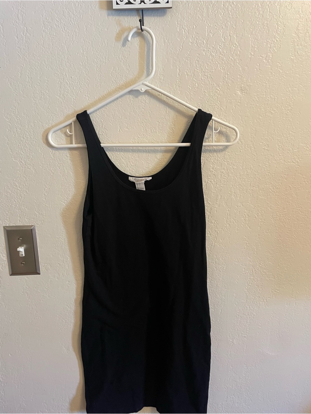 Forever 21 Black Scoop Neck Tank Top